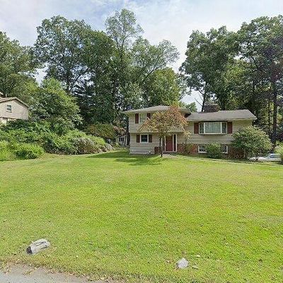 30 Woodbine Ter, Sparta, NJ 07871