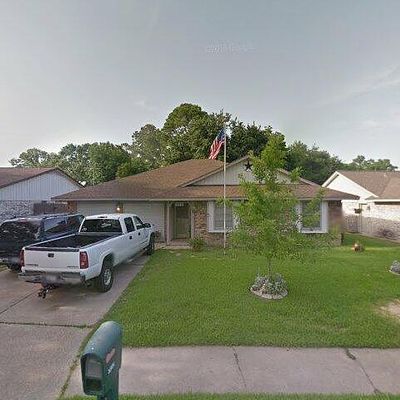 3502 Kingsway Dr, Baytown, TX 77521