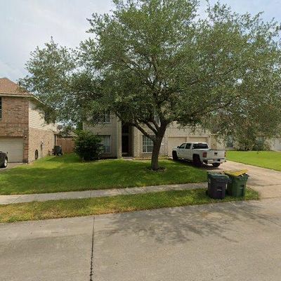 3707 Wellington Dr, Pearland, TX 77584