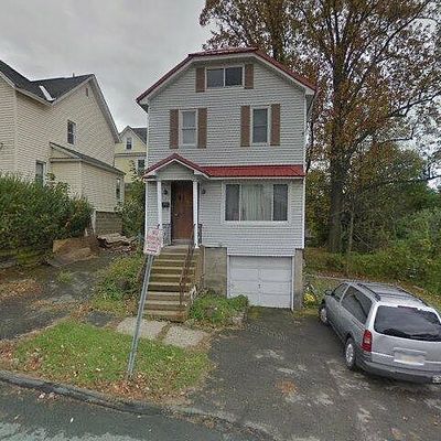 33 Maple Ave, Carbondale, PA 18407