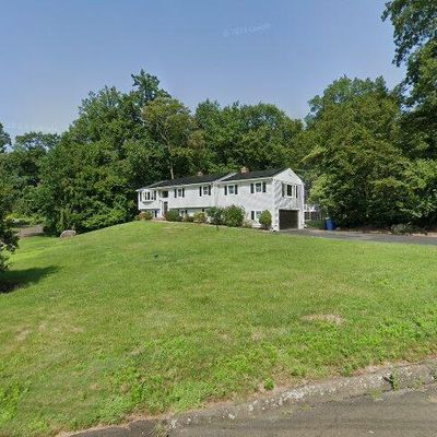 33 Windsor Rd, Shelton, CT 06484