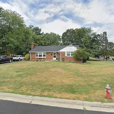 3318 Garland Dr, Falls Church, VA 22041