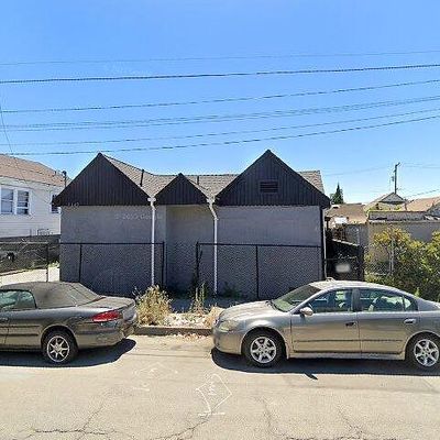 3325 E 8 Th St, Oakland, CA 94601