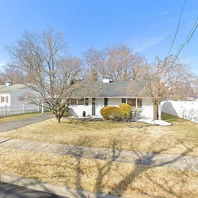 34 Kenmore Rd, Edison, NJ 08817