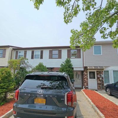 34 Sandalwood Dr, Staten Island, NY 10308