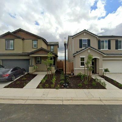 348 Thunder Rd S, Madera, CA 93636