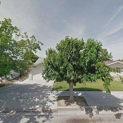 414 Stokes Ln, Taft, CA 93268