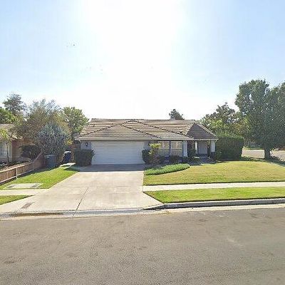 423 Devon Dr, Lemoore, CA 93245