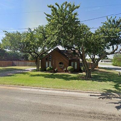 426 W Main St, Archer City, TX 76351