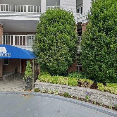 43 Harbor Dr #203, Stamford, CT 06902