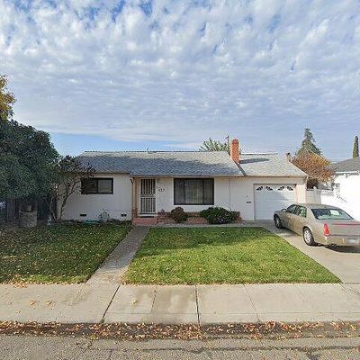 437 California Ave, Manteca, CA 95336