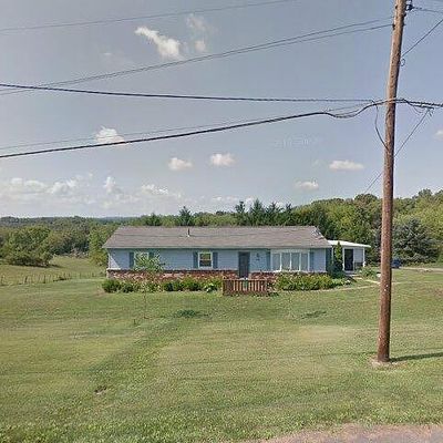 39 Washington Ave, Hickory, PA 15340