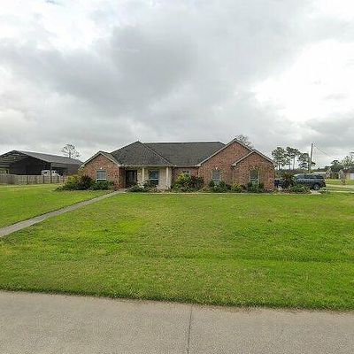 3900 Plantation Dr, Orange, TX 77630