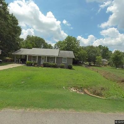 391 Oak Dr, Social Circle, GA 30025