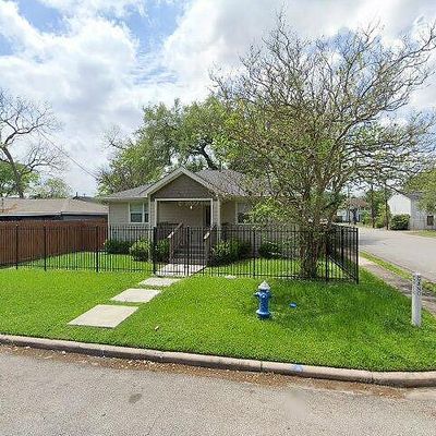 3917 Gano St, Houston, TX 77009