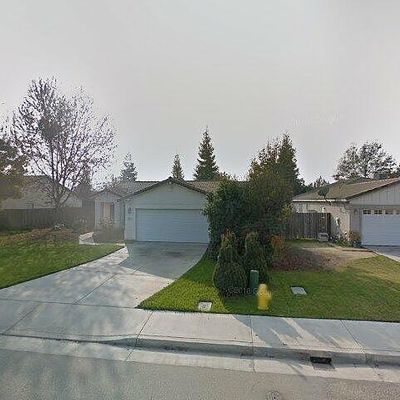 3937 W Sweet Ct, Visalia, CA 93291