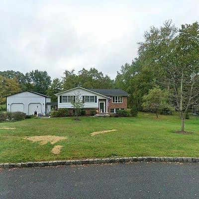 4 Spruce Ln, Long Valley, NJ 07853