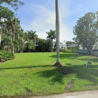 400 Wedge Dr, Naples, FL 34103