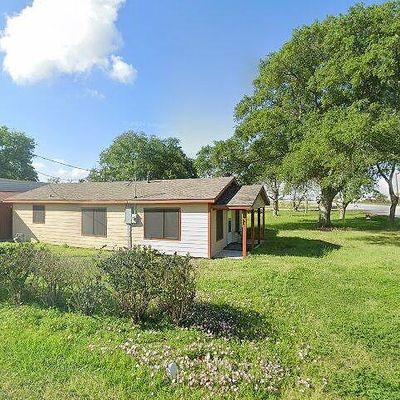 402 Avenue G, Van Vleck, TX 77482