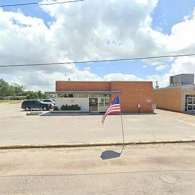 405 S Main St, Anahuac, TX 77514