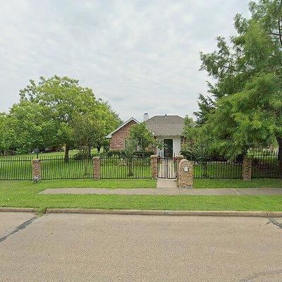 407 E Martin Luther King Dr, Ennis, TX 75119