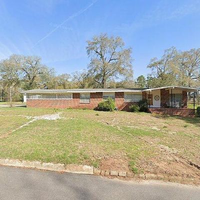 502 W Spring Ave, Geneva, AL 36340