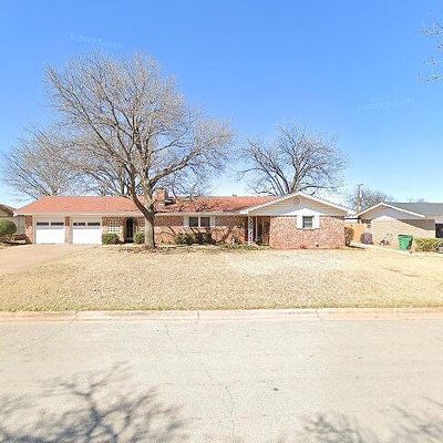 508 W Clara Ave, Iowa Park, TX 76367