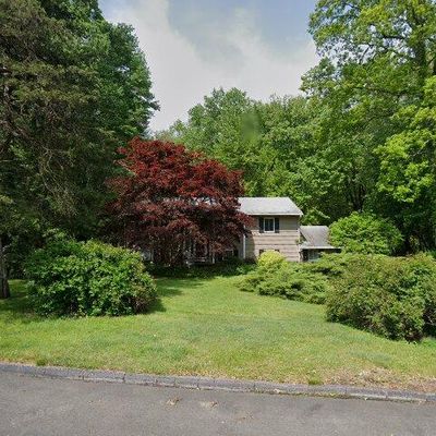 51 Great Oak Rd, Shelton, CT 06484