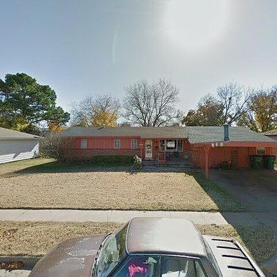 516 N Hilltop St, Burkburnett, TX 76354