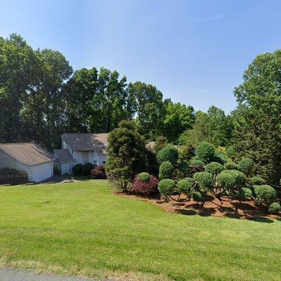 4457 Bent Tree Farm Rd, Winston Salem, NC 27106