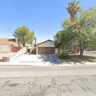 4526 E Rochelle Ave, Las Vegas, NV 89121