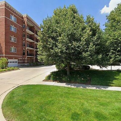 455 W Front St #2 208, Wheaton, IL 60187