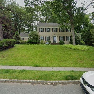 46 Druid Hill Rd, Summit, NJ 07901