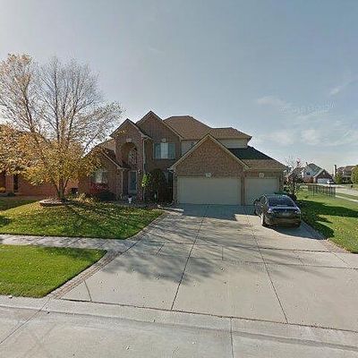 46801 Pine Valley Dr, Macomb, MI 48044