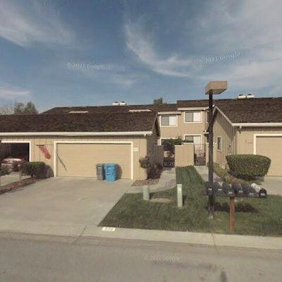 556 Helen Ct, Hollister, CA 95023