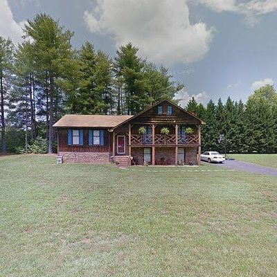 560 E Jackson Road Ext, Mount Airy, NC 27030