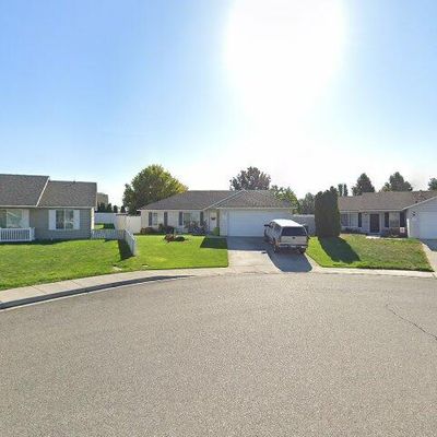 5607 Tieton Ln, Pasco, WA 99301