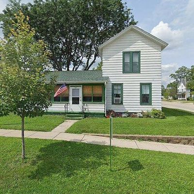 561 Sumner St, Genoa City, WI 53128