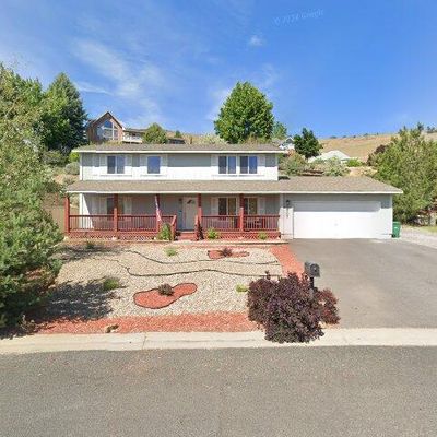 5707 Upland Dr, Klamath Falls, OR 97603