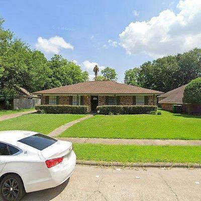 5818 Silver Forest Dr, Houston, TX 77092