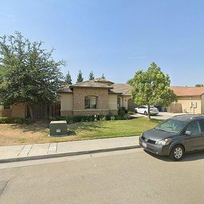 5911 W Donner Ave, Fresno, CA 93722