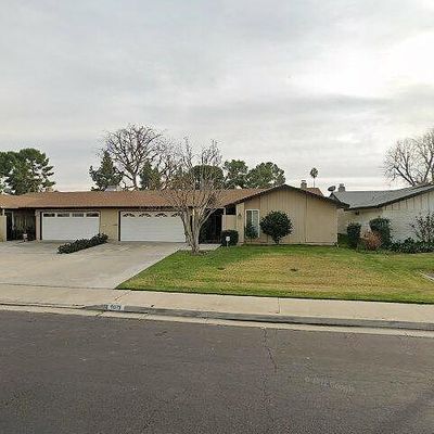 5913 Cypress Point Dr, Bakersfield, CA 93309