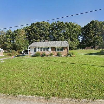 60 Whitten St, Rocky Mount, VA 24151