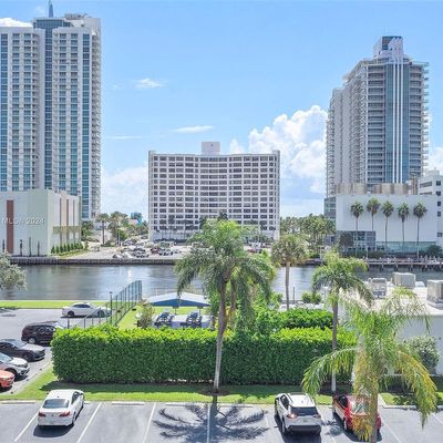 600 Parkview Dr #426, Hallandale Beach, FL 33009