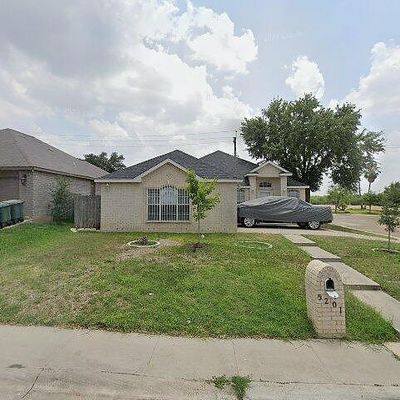 5201 Southlake Dr, Laredo, TX 78043