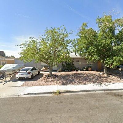 5213 Glen Eagles Ln, Las Vegas, NV 89108