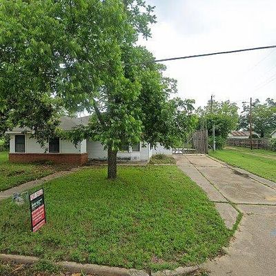 525 E Davilla Ave, Rockdale, TX 76567