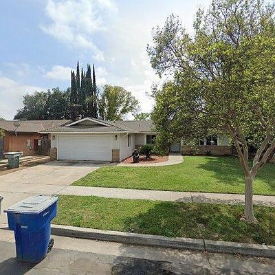 5268 E Inyo St, Fresno, CA 93727