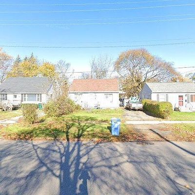 527 E Cavanaugh Rd, Lansing, MI 48910