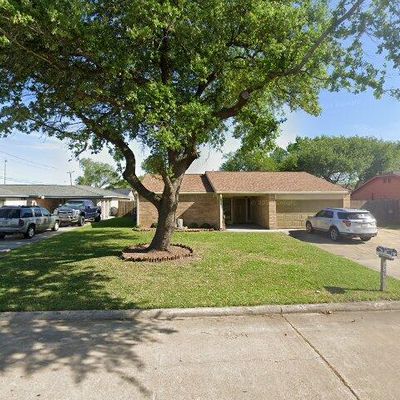 5309 Bramble Ln, Dickinson, TX 77539